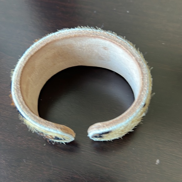 Cheetah cuff - Picture 3 of 4